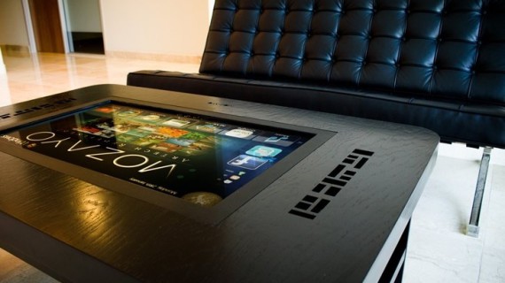 Стол-планшет был разработан американской фирмой «Mozayo»